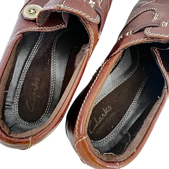 Clarks Bendables Size 7.5 M Brown Leather Loafer Slip On Upper w/ Button, 35063 - Picture 11 of 12
